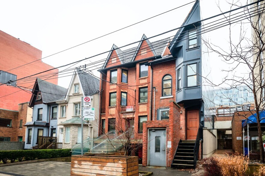 More Photos Of 54 1/2 Saint Patrick St, Toronto Office For Lease