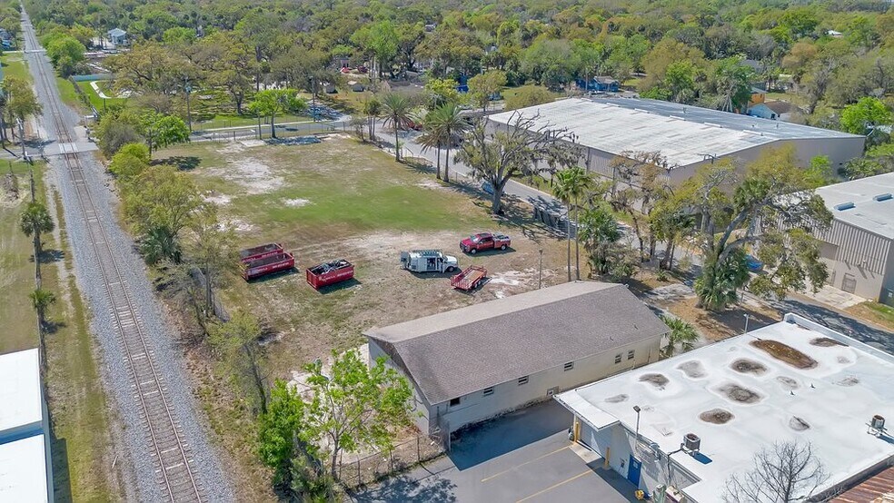 More Photos Of 327 Marion St, Daytona Beach Warehouse For Sale