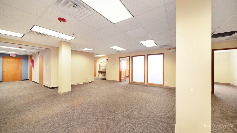 More Photos Of 129 S Roselle Rd, Schaumburg Office For Sale