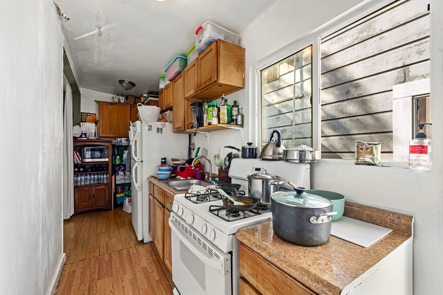 More Photos Of 1048-1050 Oak St, San Francisco Apartments For Sale