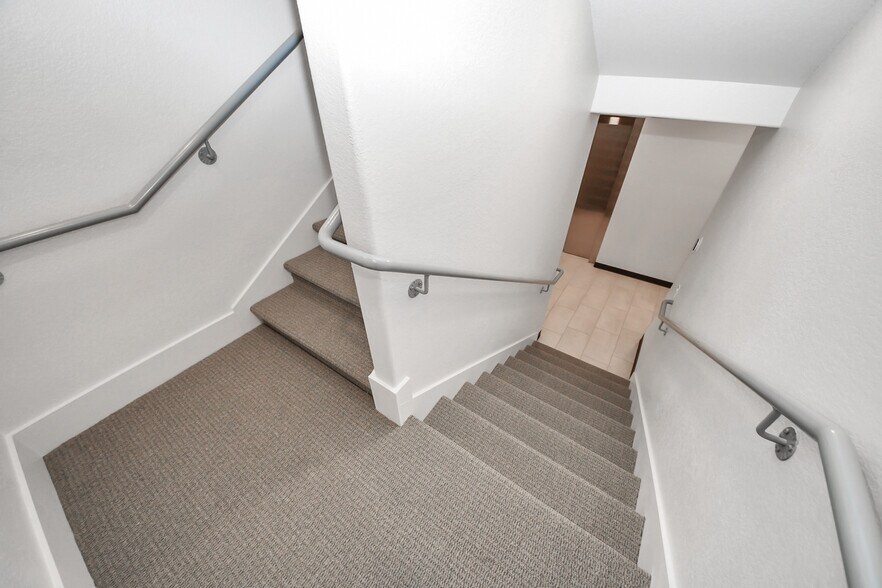 More Photos Of 6536 Greatwood Pky, Sugar Land Office For Sale