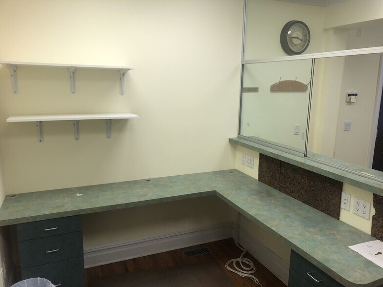 More Photos Of 12 Little Neck Rd, Centerport Storefront Retail Office For Sale