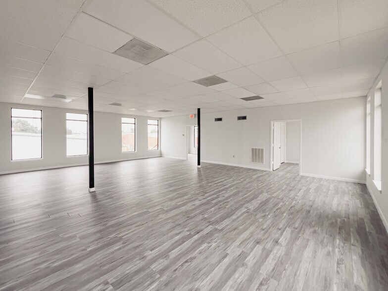 More Photos Of 5730 Centralcrest, Houston Warehouse For Lease