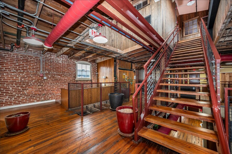 More Photos Of 47 E All Saints St, Frederick Loft Creative Space For Sale