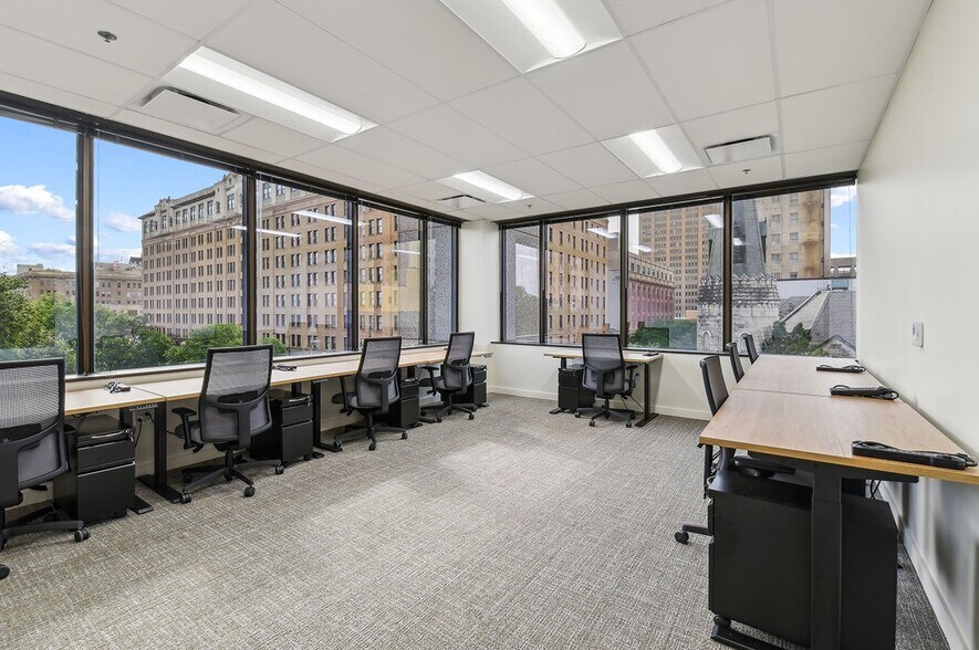 More Photos Of 711 Navarro St, San Antonio Office For Sale
