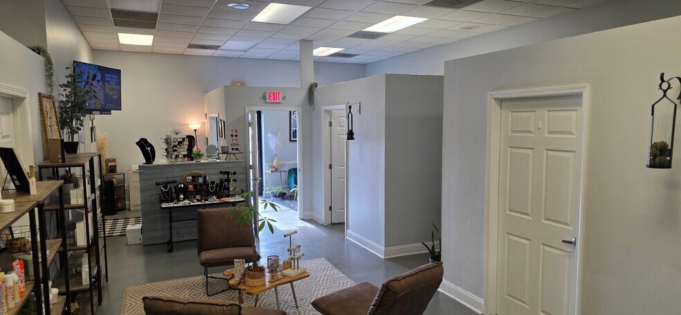 More Photos Of 577 Brookmeade Dr, Crestview Medical For Sale