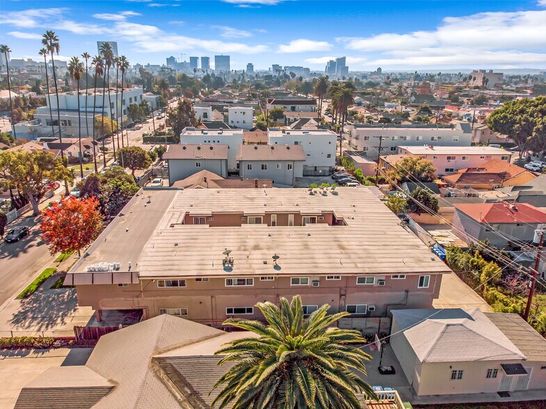 More Photos Of 423 N Harvard Blvd, Los Angeles Apartments For Sale