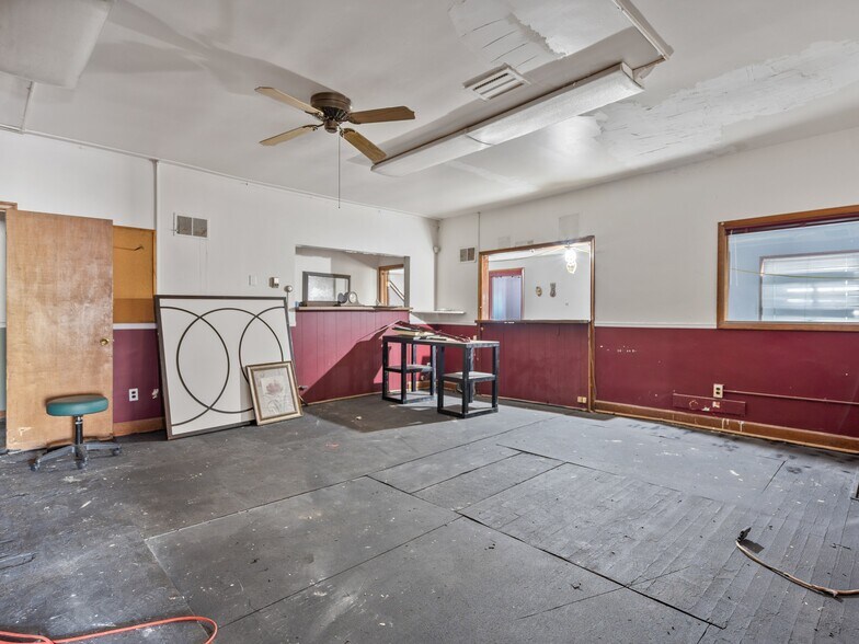 More Photos Of 2670 Chalmers St, Detroit Office For Sale