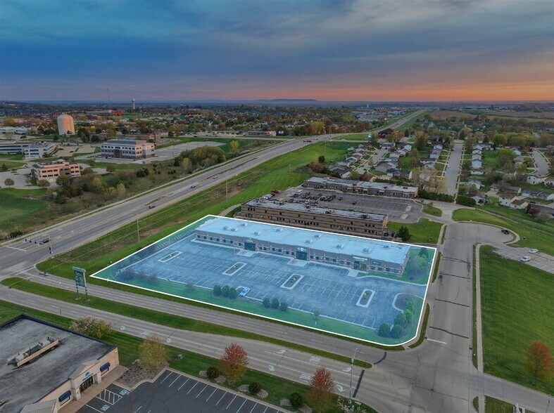 More Photos Of 1545 Associates Dr, Dubuque Office For Sale