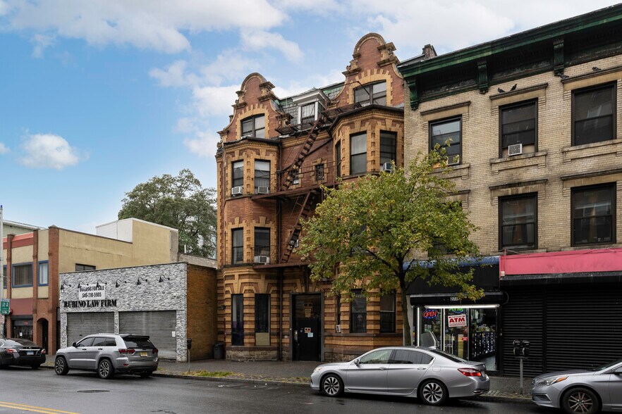 More Photos Of 279 S Broadway, Yonkers Apartments For Sale