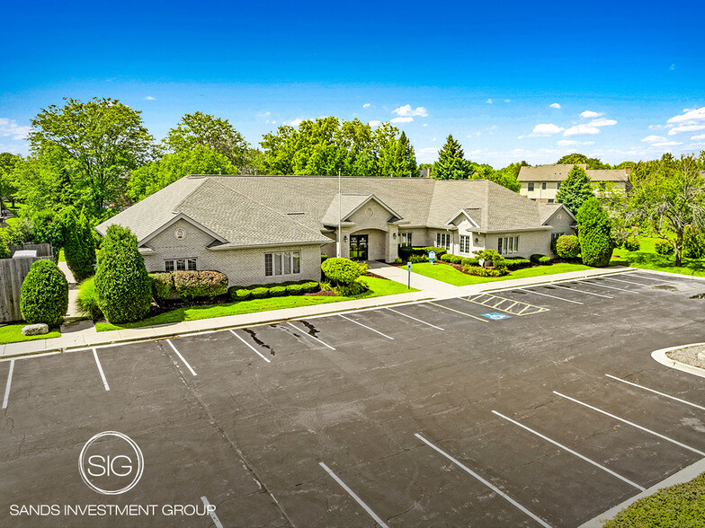 Primary Photo Of 8140 S Cass Ave, Darien Medical For Sale