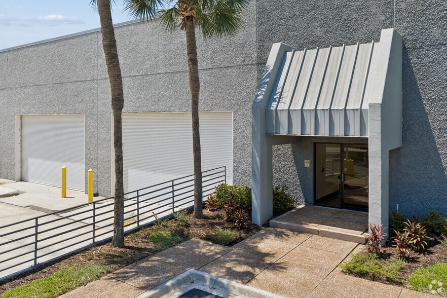 More Photos Of 9410 Parker Ave, Jacksonville Warehouse For Lease
