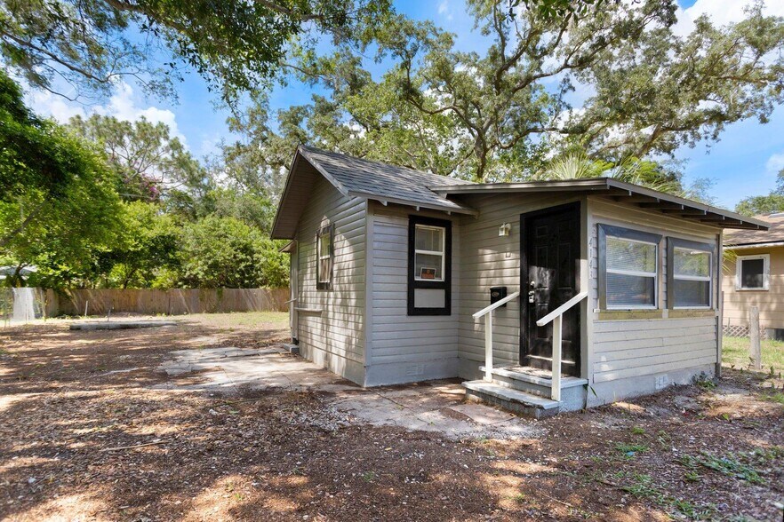 More Photos Of 1357 Overlea St, Clearwater Specialty For Sale