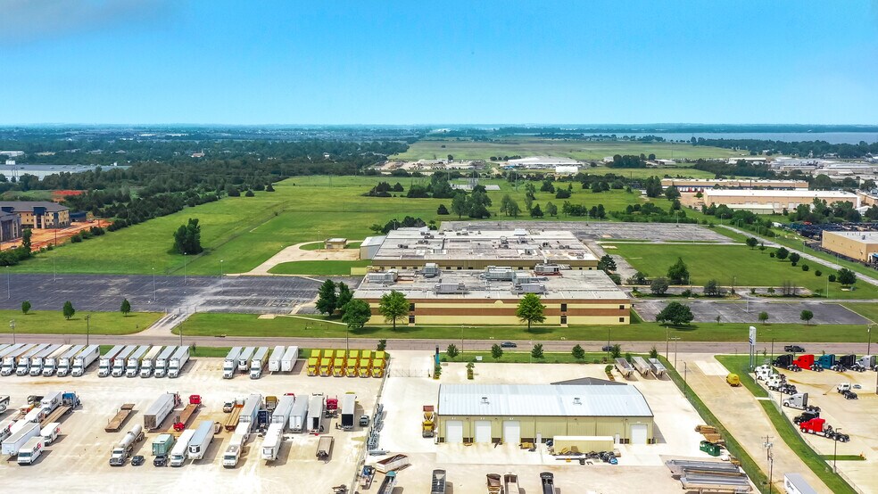 More Photos Of 10321 W Reno Ave, Oklahoma City Manufacturing For Lease