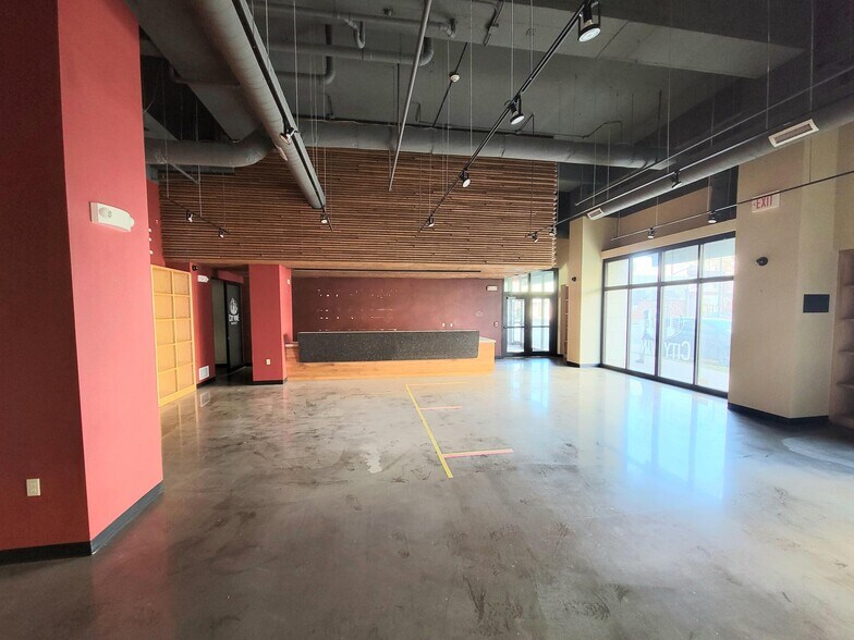 More Photos Of 900 New Hampshire St, Lawrence Hotel For Lease