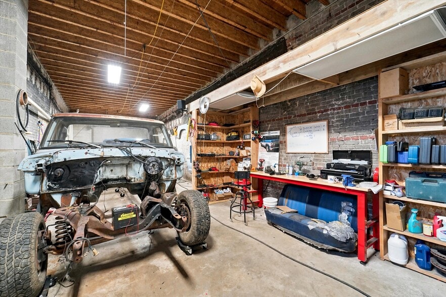 More Photos Of 1328 S 20th St, Philadelphia Distribution For Sale