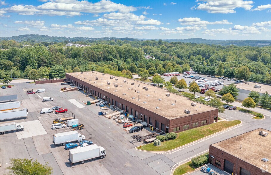 More Photos Of 7020 Troy Hill Dr, Elkridge Unknown For Lease