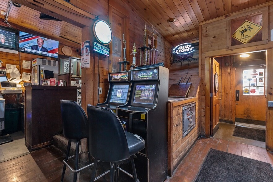 More Photos Of 217 E College Ave, Appleton Restaurant For Sale