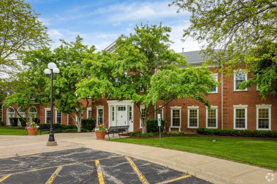 More Photos Of 3880 Salem Lake Dr, Long Grove Office For Sale