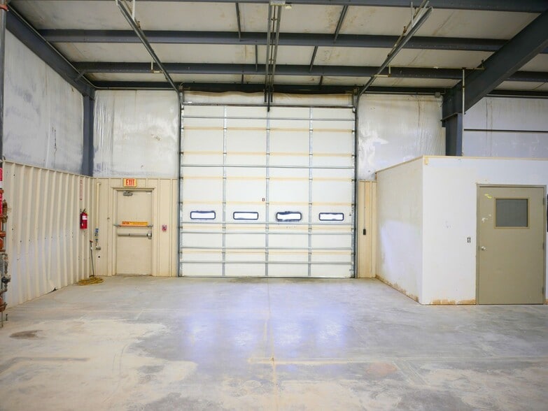 More Photos Of 400 Westland dr, Edmond Manufacturing For Sale