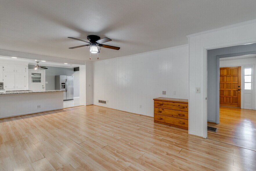 More Photos Of 161 Chapin Rd, Chapin Loft Creative Space For Sale
