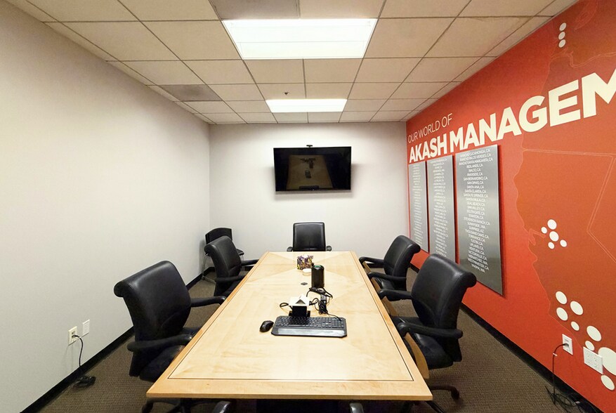More Photos Of 716 Corporate Center Dr, Pomona Office For Lease