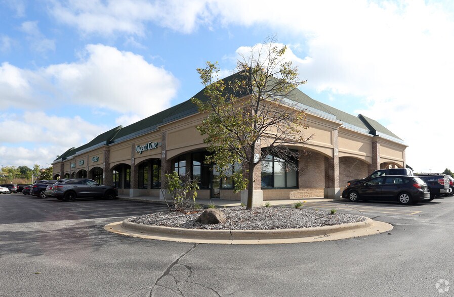 More Photos Of 900-1140 Gateway Ct, West Bend Unknown For Lease