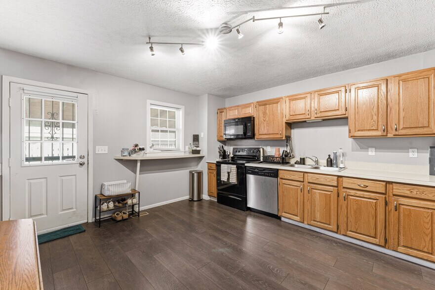 More Photos Of 526 W 1st Ave, Columbus Multifamily For Sale