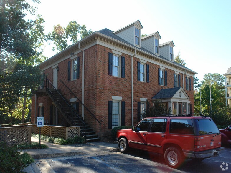 More Photos Of 2310 Peachford Rd, Atlanta Office For Lease