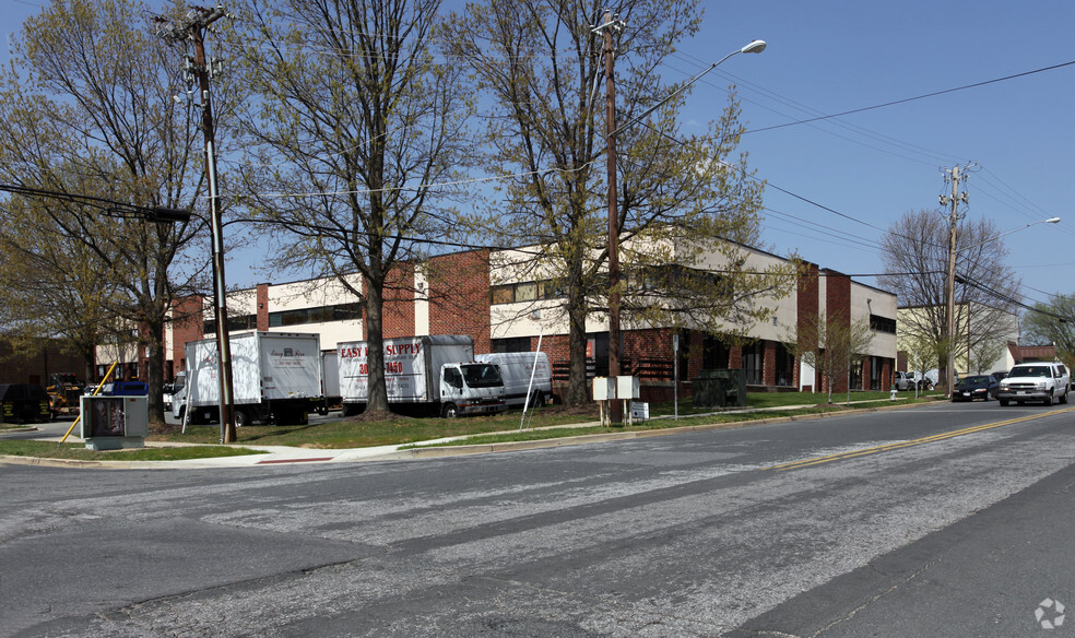 Primary Photo Of 7731-7741 Cessna Ave, Gaithersburg Warehouse For Lease