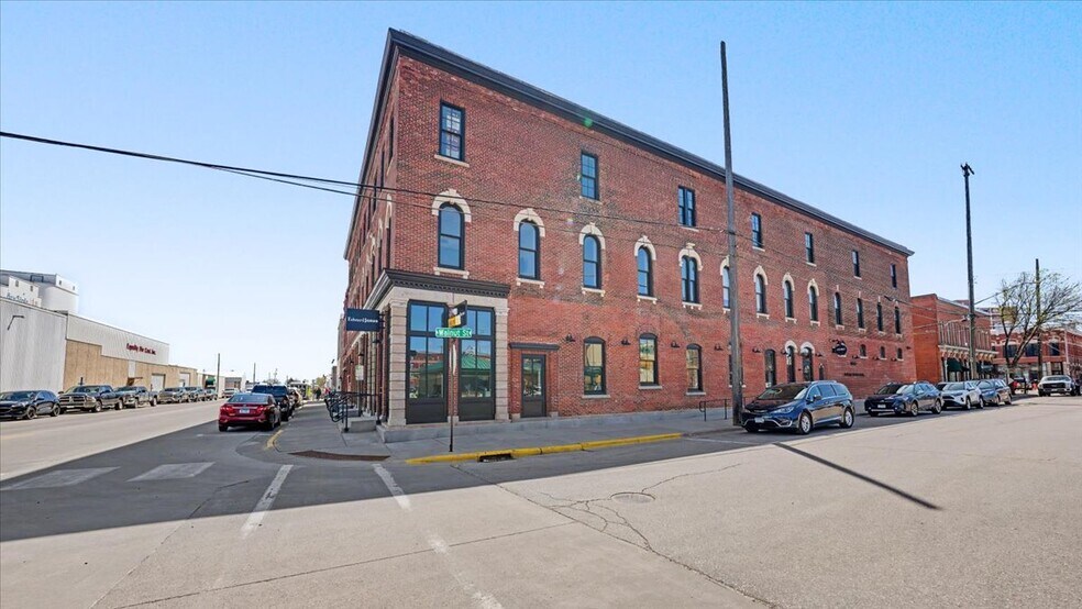More Photos Of 102 Walnut St, Winona Office Residential For Sale