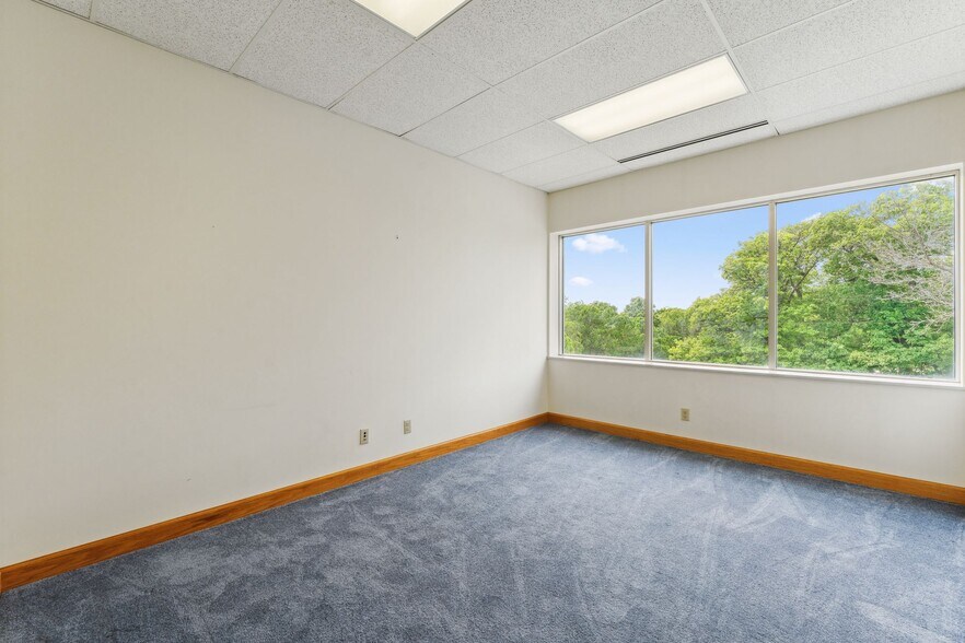 More Photos Of 4388 Shoreline Dr, Spring Park Storefront Retail Office For Sale