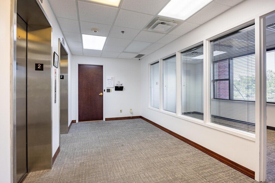 More Photos Of 3855 N Ocoee St, Cleveland Office For Sale