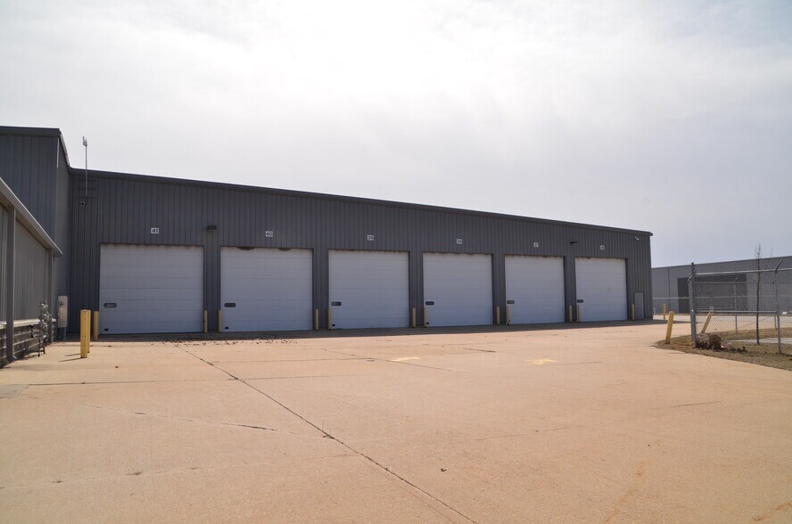 More Photos Of 985 Capital Drive SE, Cedar Rapids Industrial For Sale