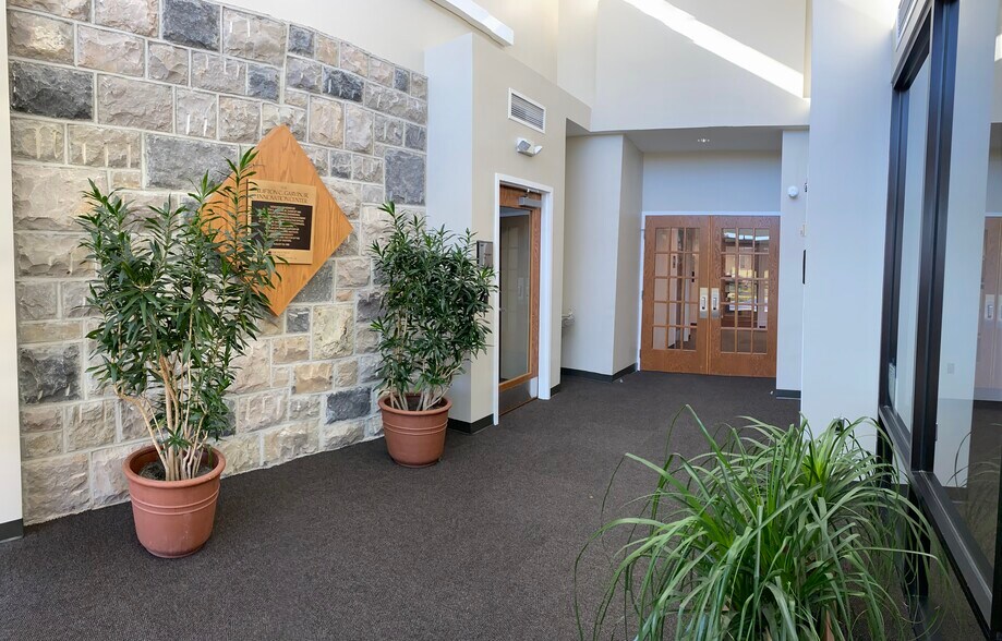 More Photos Of 1872 Pratt Dr, Blacksburg Office For Sale