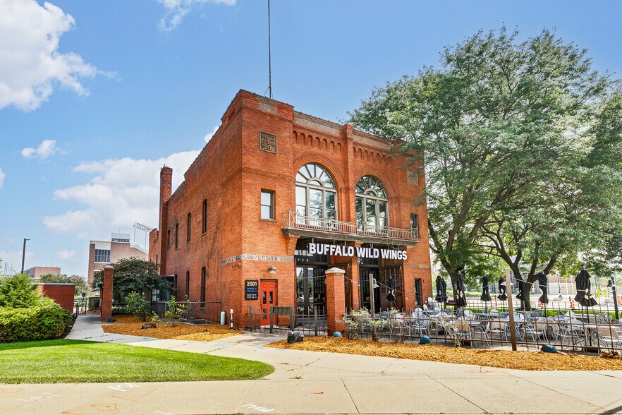 More Photos Of 2001 University Ave SE, Minneapolis General Retail For Sale