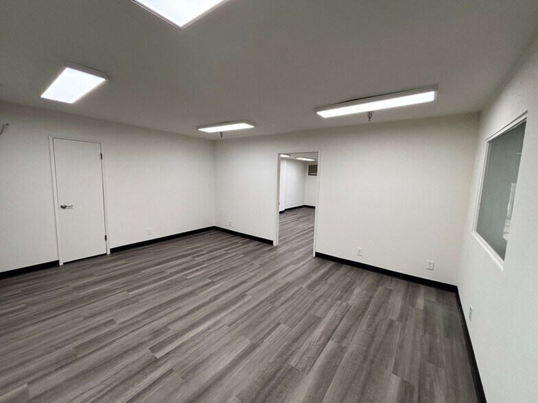 More Photos Of 18071 Mount Washington St, Fountain Valley Warehouse For Lease