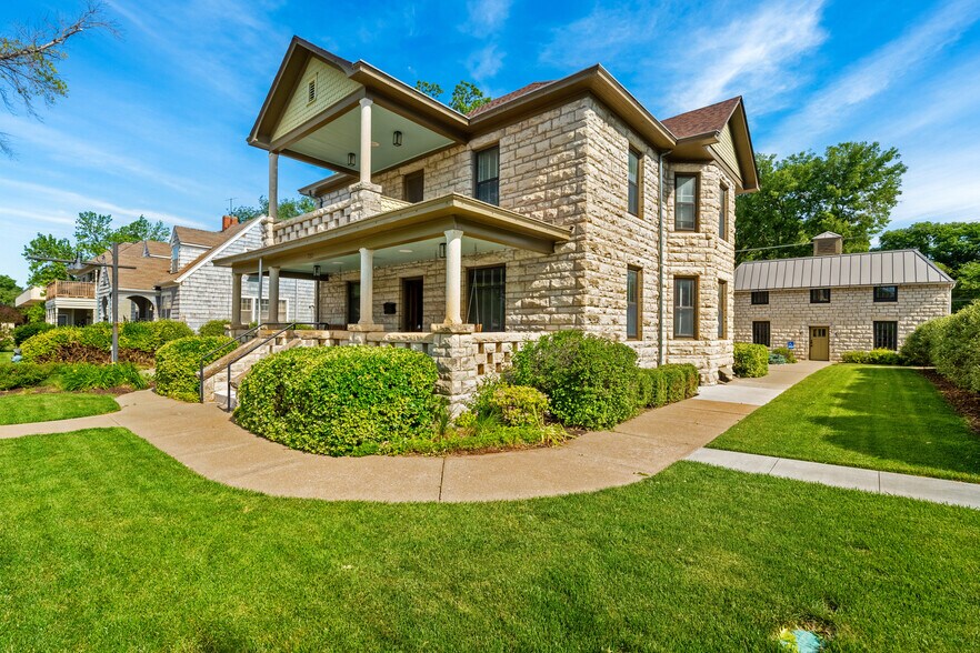 More Photos Of 720 Poyntz Ave, Manhattan Office For Sale