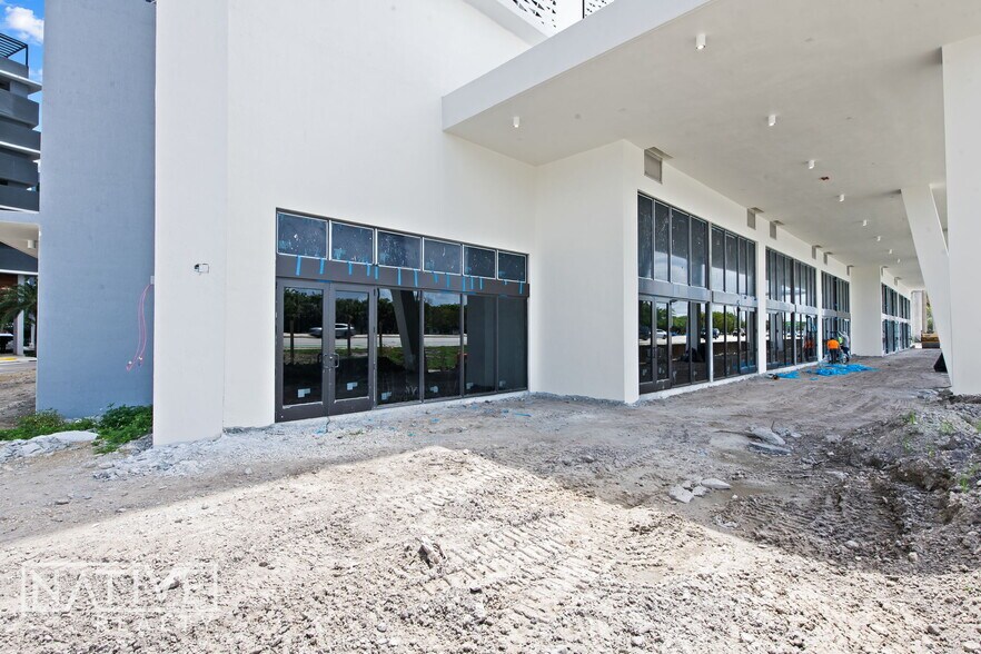 More Photos Of 16375 Biscayne Blvd, North Miami Beach Apartments For Lease