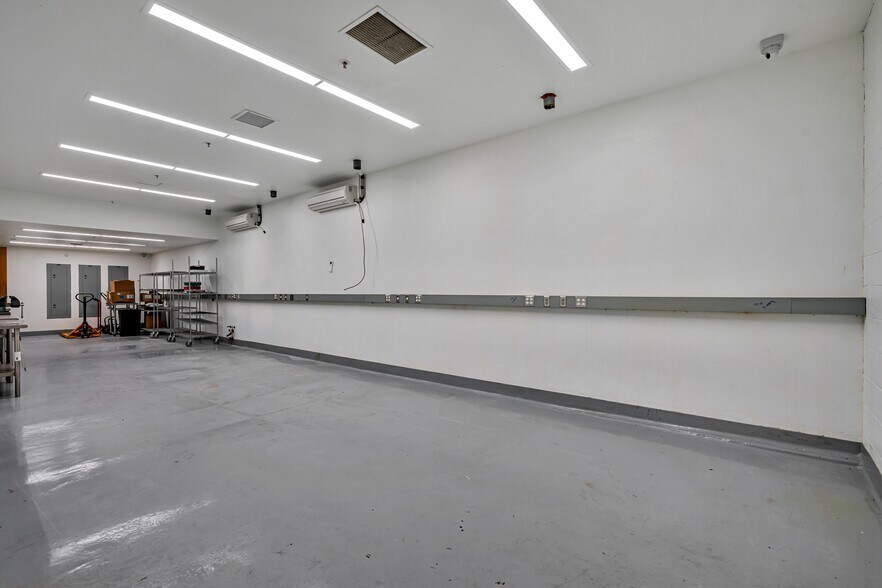 More Photos Of 1320 #1 9th St, Berkeley Industrial For Sale