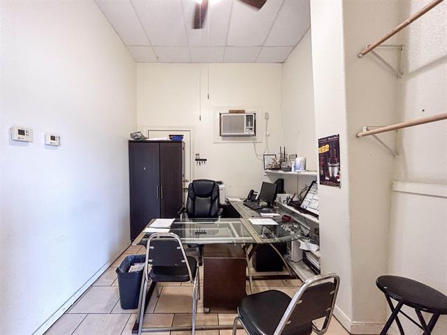 More Photos Of 819 Los Presidentes Ave, Laredo Storefront Retail Office For Sale
