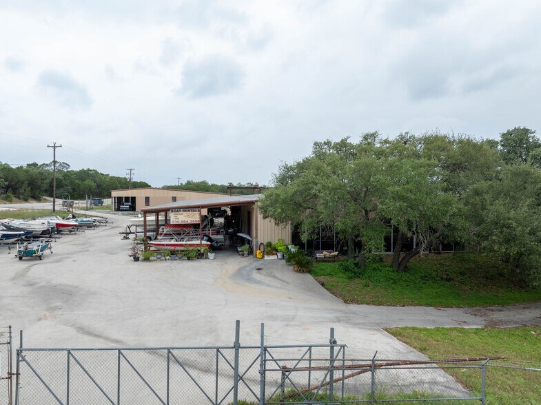 More Photos Of 151 Old Hancock Rd, Canyon Lake Freestanding For Sale