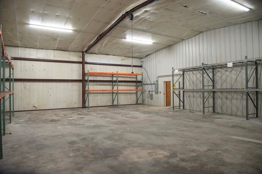 More Photos Of 4134 US 441, Lake City Light Manufacturing For Lease