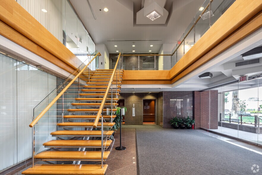 More Photos Of 127 Washington Ave, North Haven Unknown For Lease