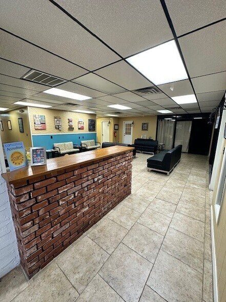 More Photos Of 814 W Okmulgee St, Muskogee Office For Sale