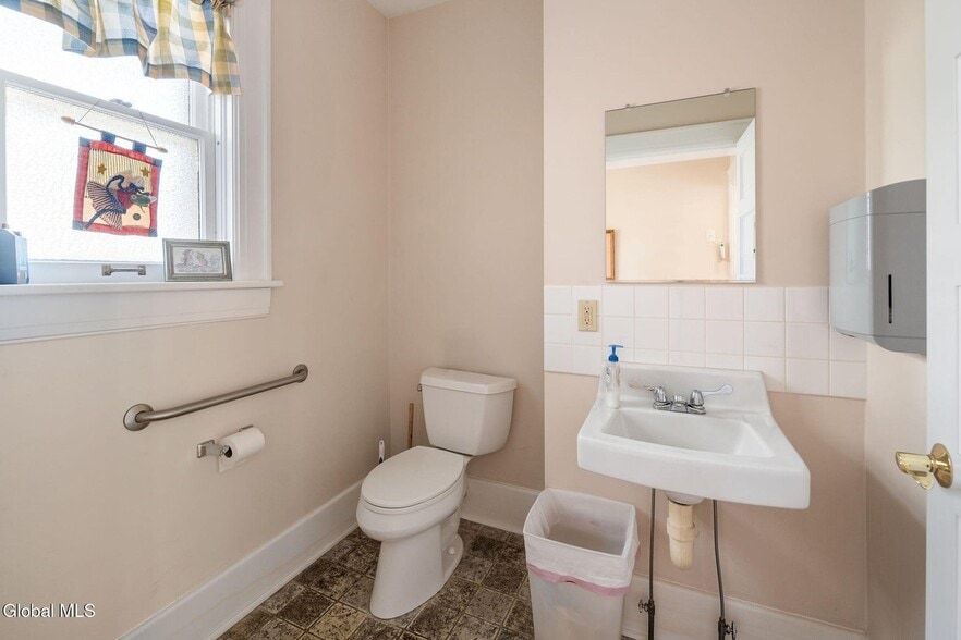 More Photos Of 1214 Union St, Schenectady Medical For Sale