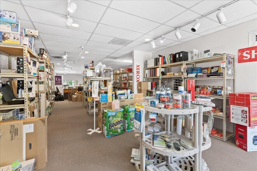 More Photos Of 2052 Prospector Ave, Park City Storefront Retail Office For Lease