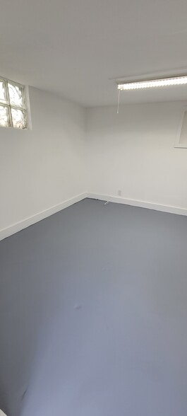 More Photos Of 515-517 S Flagler Ave, Pompano Beach Warehouse For Lease