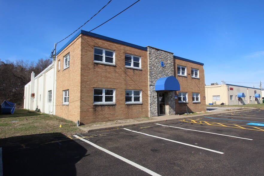 Primary Photo Of 7300 N Crescent Blvd, Pennsauken Light Manufacturing For Lease