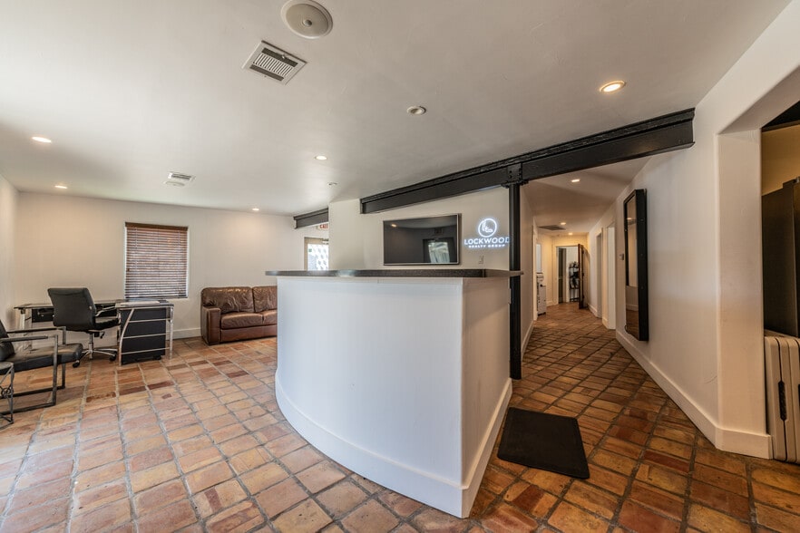 More Photos Of 601 E Ashby Pl, San Antonio Restaurant For Lease